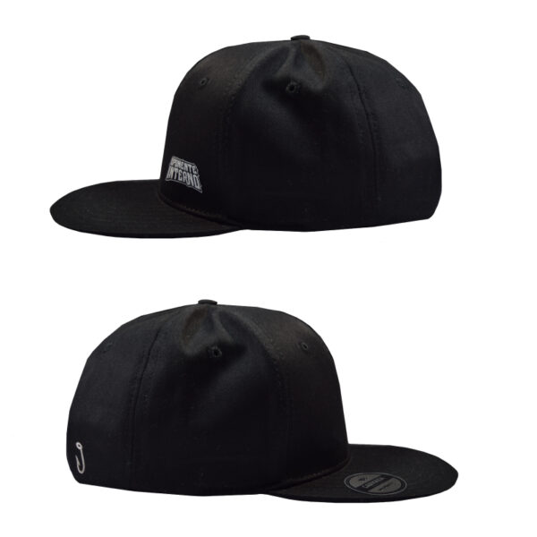 Gorra Negra Snapback Carnada x Oponente Interno - Imagen 4