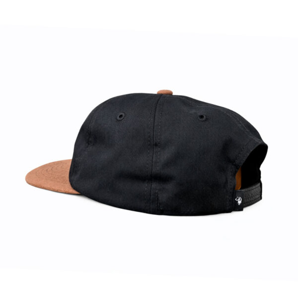 Gorra Crest Soft Strapback Inked Negro Beige