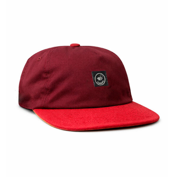 Gorra Crest Soft Strapback Inked VINO